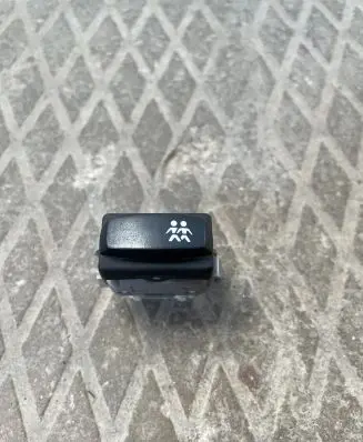 Renault Espace - Grand espace IV Child safety switch 227204 28082