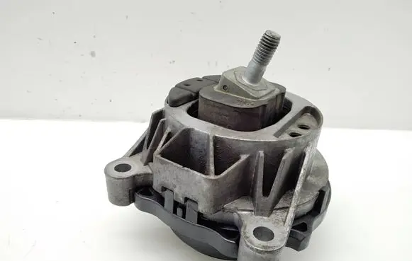 BMW X3 F25 Engine mount bracket 685618301 081013