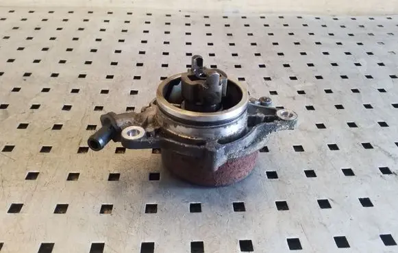 BMW X5 E70 Vacuum pump 700437012
