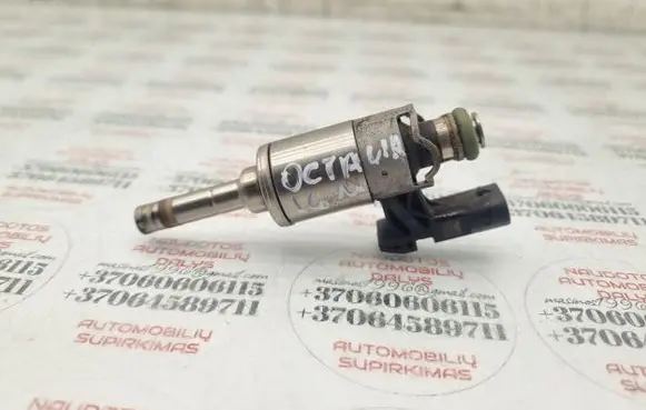 Skoda Octavia Mk3 (5E) Fuel injector 04E133036A