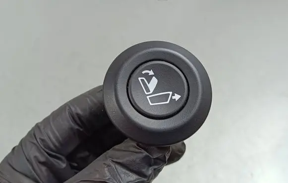Hyundai Grand Santa Fe NC Seat control switch 1811230172