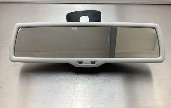 Volkswagen Touran II Rear view mirror (interior) E11026141