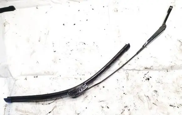 Audi A4 S4 B5 8D Front wiper blade arm 8d1955408a