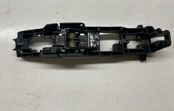 Rear door exterior handle/bracket