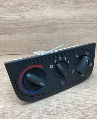 Opel Corsa C Climate control unit 0138741
