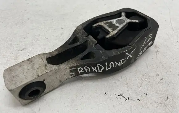 Opel Grandland X Engine mount bracket 9811786680
