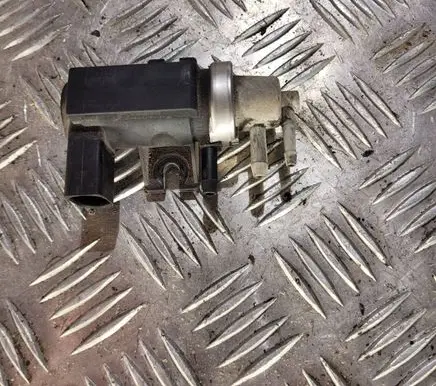 Audi A4 S4 B6 8E 8H Turbo solenoid valve 72290345 1J0906627B