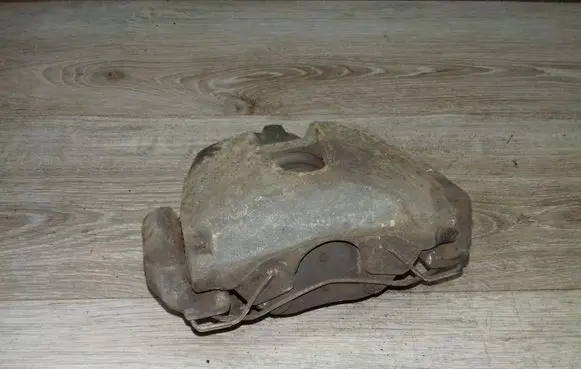 Volvo V50 Front brake caliper