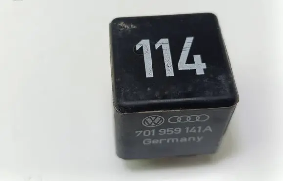 Audi A6 S6 C4 4A Other relay 701959141A