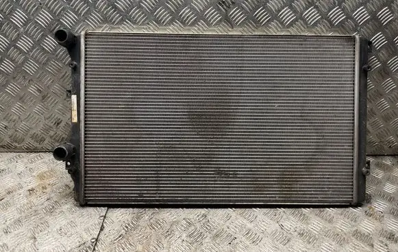 Volkswagen PASSAT B6 Coolant radiator 1K0121253H