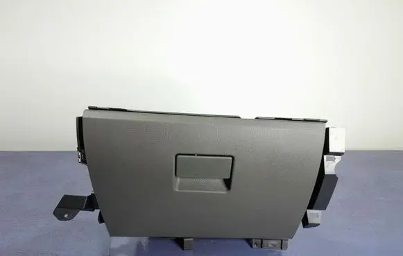 Ford Kuga I Glove box 3M51-R06044-ALW
