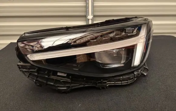 Volvo XC40 Headlight/headlamp 31655530