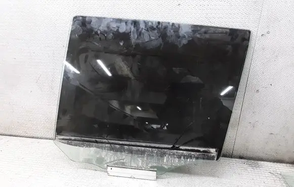 Opel Zafira B Rear door window glass