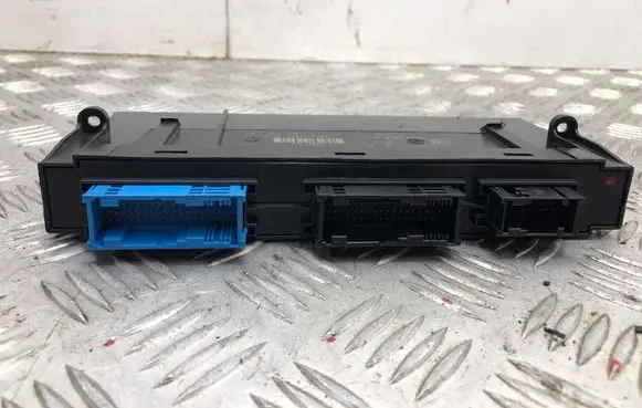 BMW 5 F10 F11 Comfort/convenience module 504D16F12 6386700262 9353421
