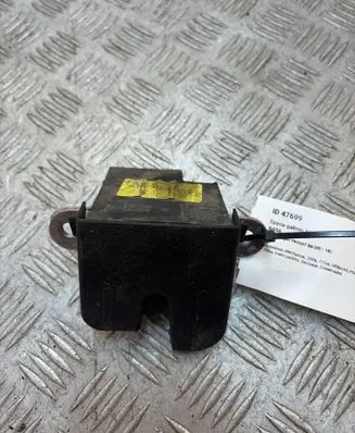 Volkswagen PASSAT B6 Tailgate lock latch 1K6827505F