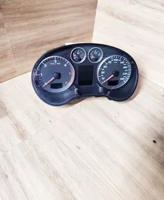 Audi A3 S3 8P Speedometer (instrument cluster) 8P0920930R