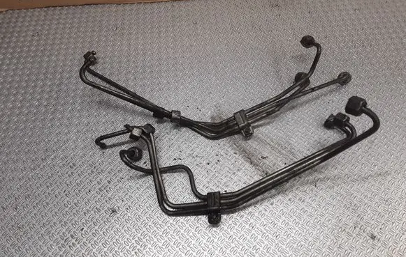 Fuel injector supply line/pipe