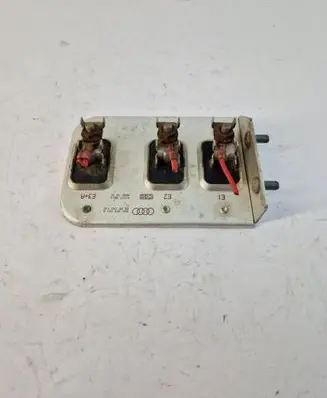 Audi A4 S4 B5 8D Coolant fan relay 8D0959493A