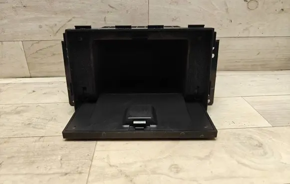 Chevrolet Captiva Glove box TBX28