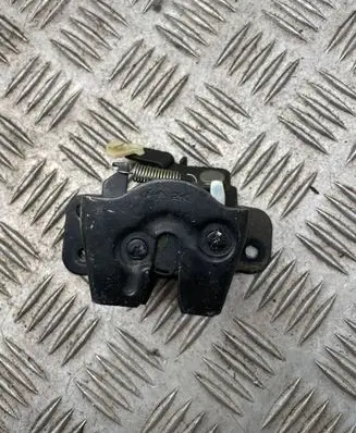 Hyundai Tucson JM Tailgate window lock/catch/latch 