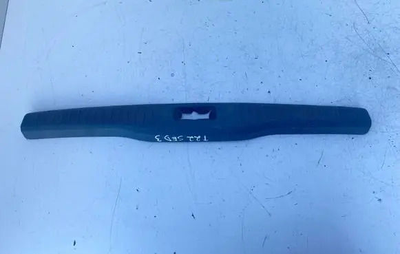 Trunk/boot sill cover protection