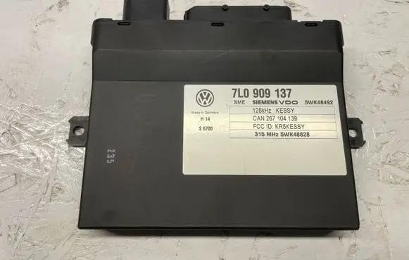Volkswagen Touareg I Central body control module 7L0909137 267104139 5WK48828