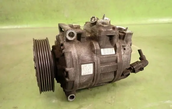 Volkswagen Golf V Air conditioning (A/C) compressor (pump) 1K0820803F