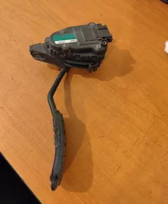 Renault Master II Accelerator throttle pedal 6PV00811904 7700314525