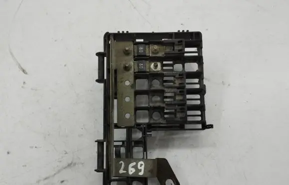 Nissan X-Trail T30 Battery relay fuse 