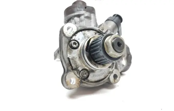 Audi A6 C7 Fuel injection high pressure pump 059130755CG 0445010806