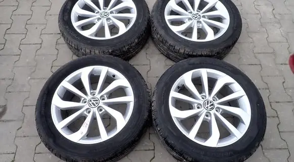 Volkswagen T-Roc R17 alloy rim 