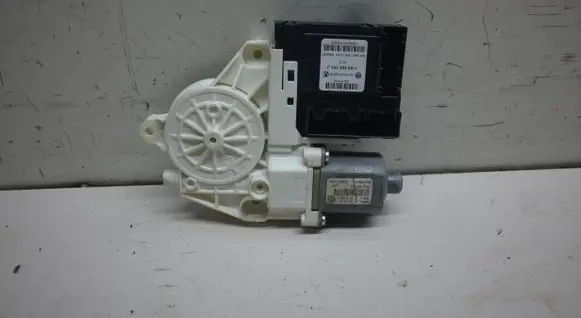 Volkswagen Tiguan Front door window regulator motor 1K0959793J