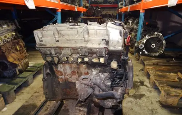 Mercedes-Benz E W210 Engine OM604912