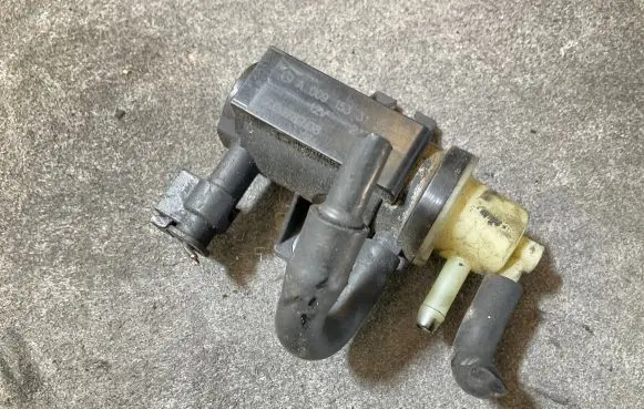Mercedes-Benz Sprinter W906 Turbo solenoid valve A0091533128 21T063
