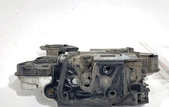 Skoda Fabia Mk3 (NJ) Front door lock 6V1837015A