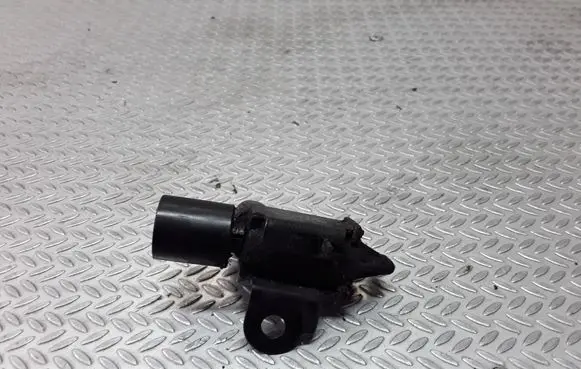 Toyota Land Cruiser (J100) Vacuum valve 9091012146A