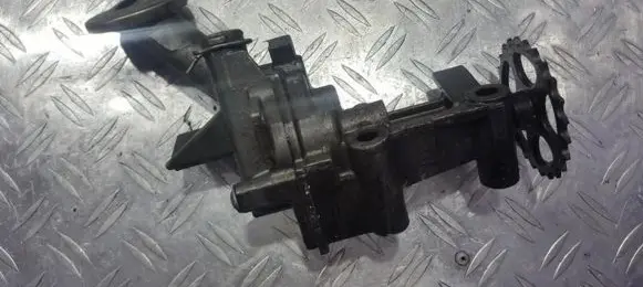 Renault Scenic I Oil pump 7700600252 7700600251