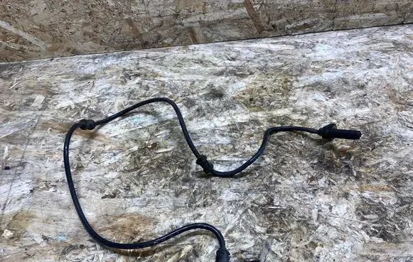 Mercedes-Benz SL R230 ABS brake wheel speed sensor A2305400717