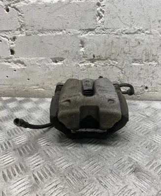 BMW 5 G30 G31 Front brake caliper 6872800