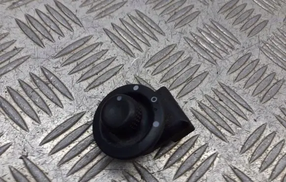 Renault Twingo II Wing mirror switch