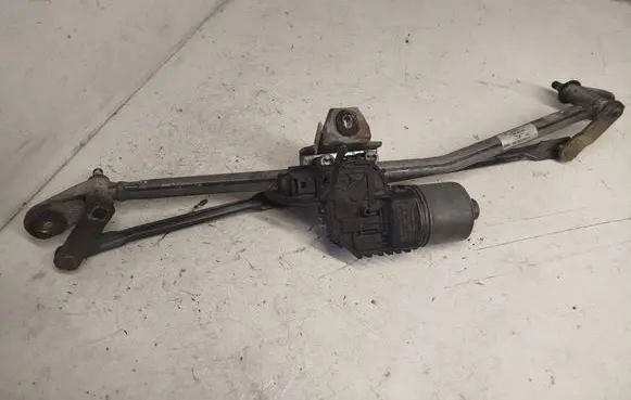 Audi A4 S4 B7 8E 8H Front wiper linkage and motor 0390241509 8E1955119