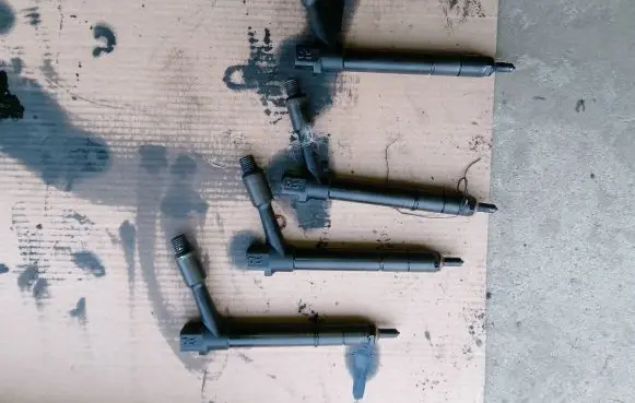 Fuel injectors set