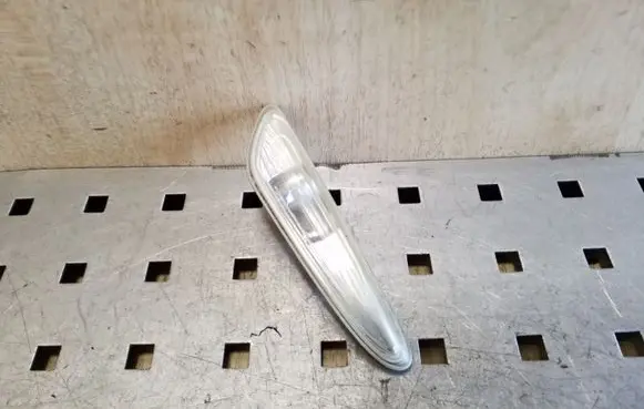 BMW X3 E83 Front fender indicator light
