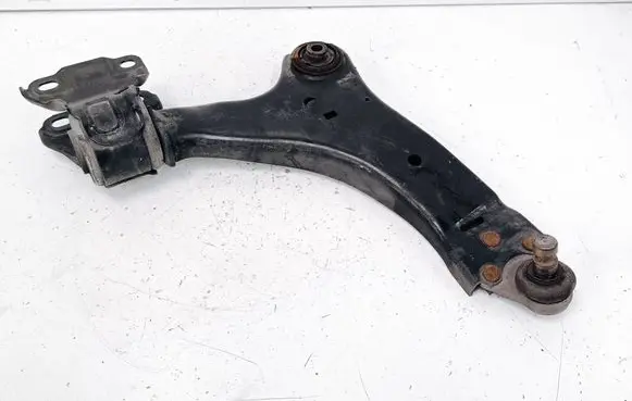 Volvo XC60 Front lower control arm/wishbone 8G9N3A052A