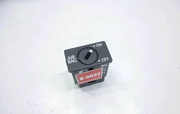 Volkswagen Golf Plus Passenger airbag on/off switch 1K0919237C