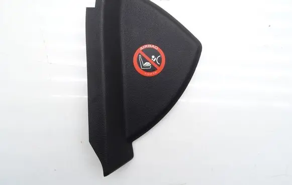 Mercedes-Benz C W204 Dash center speaker trim cover A2046800378