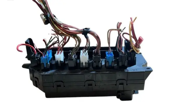 Mercedes-Benz S W221 Fuse box set A2215404550 A2215450001 08022159