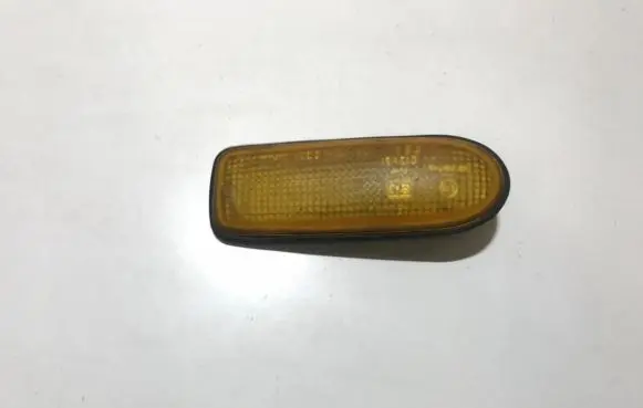 Nissan Sunny Front fender indicator light 013451