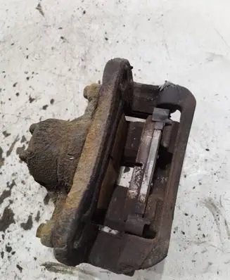 Hyundai i20 (PB PBT) Front brake caliper