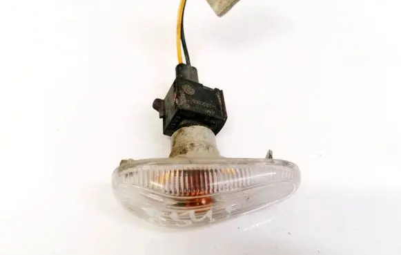 Saab 9-5 Front fender indicator light